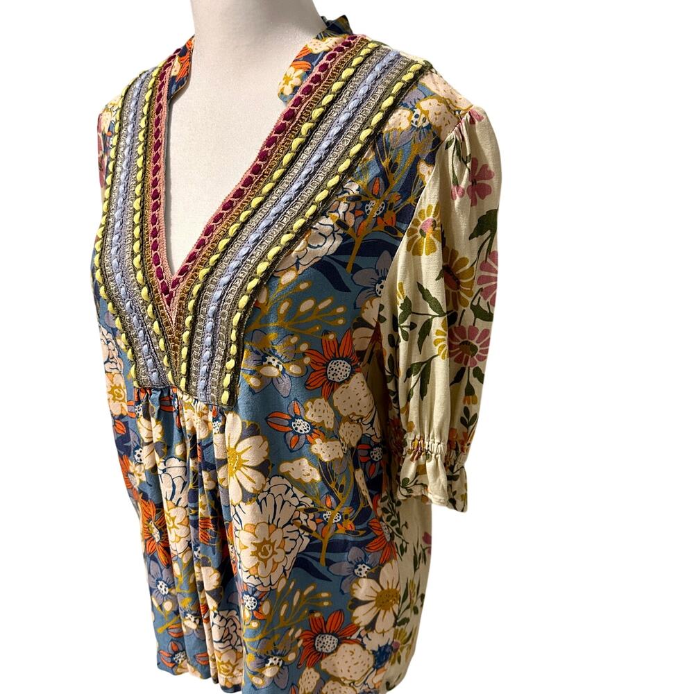 Anthropologie Floral Short Sleeve V-Neck Tee in Navy, Cream, Orange, Pink - Picture 4 of 12